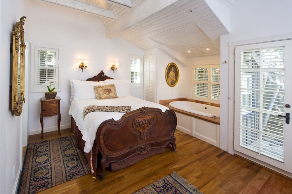 Greenwich, Cottage, Queen Bed