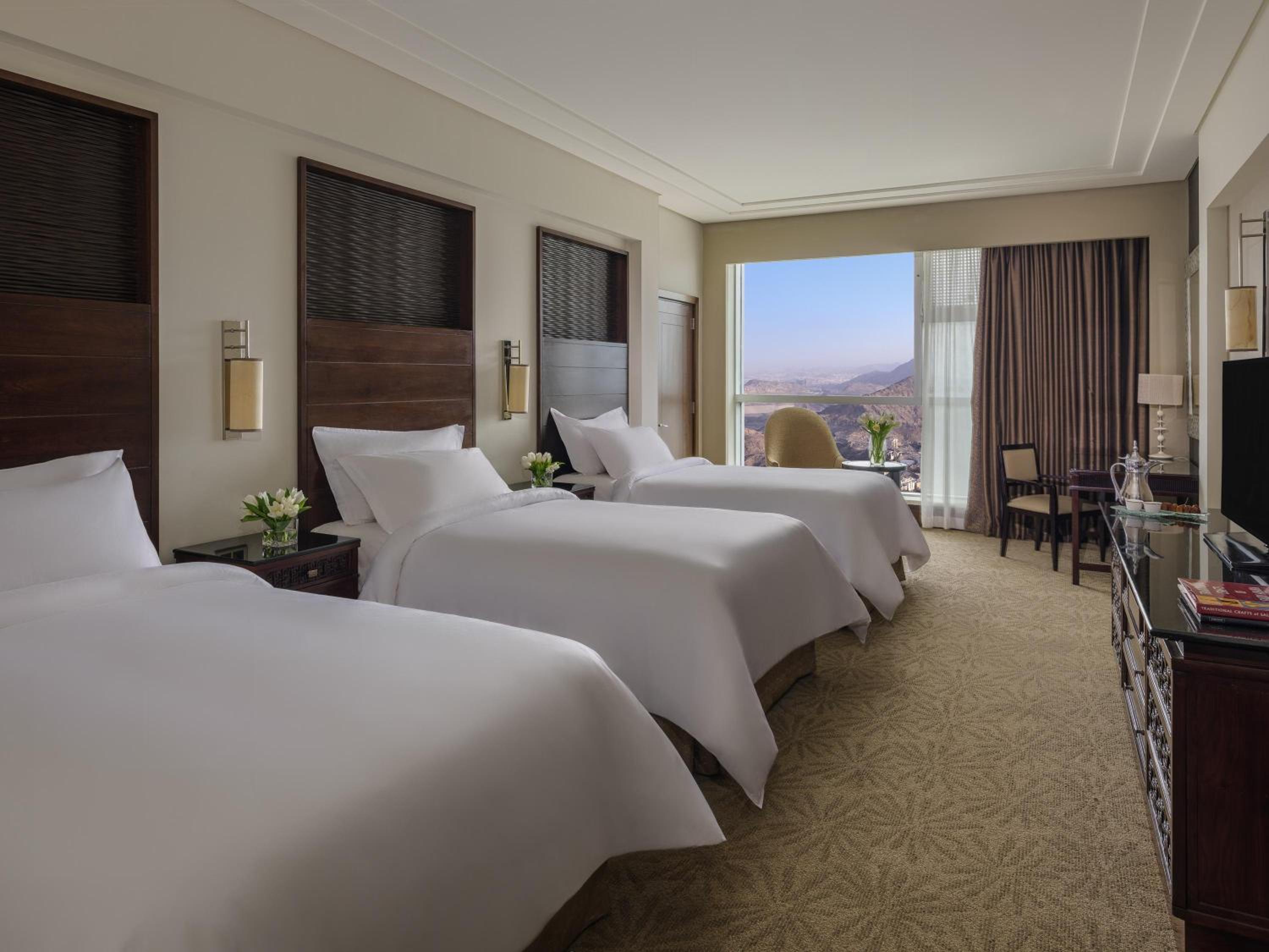 Fairmont, Triple, 3 Beds, City View