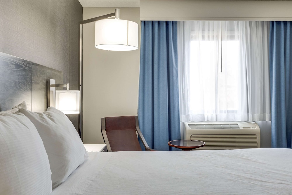 Doubletree by Hilton Hotel Racine Harbourwalk 17/79