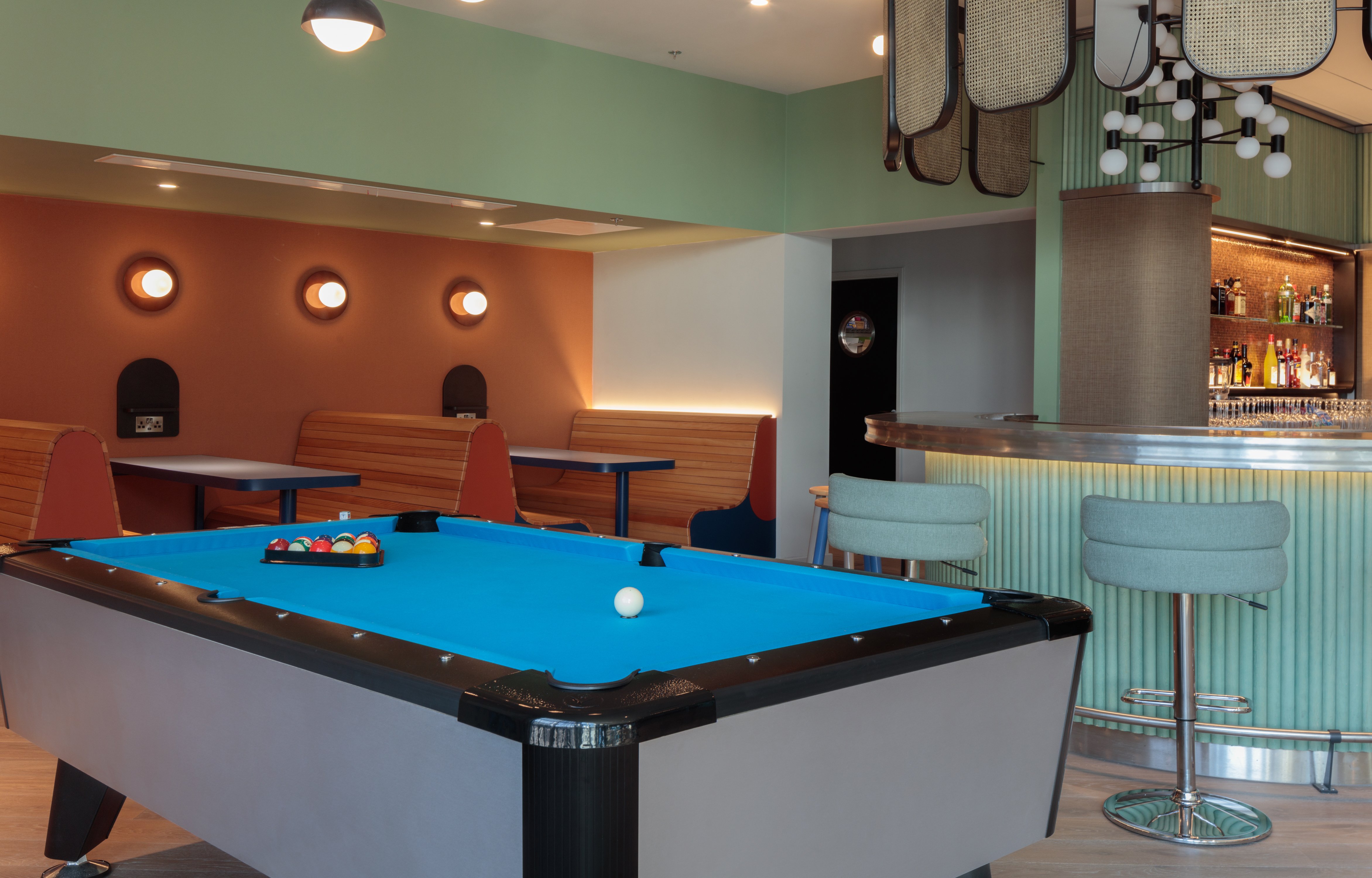 Holiday Inn London - Heathrow Bath Road 10/76