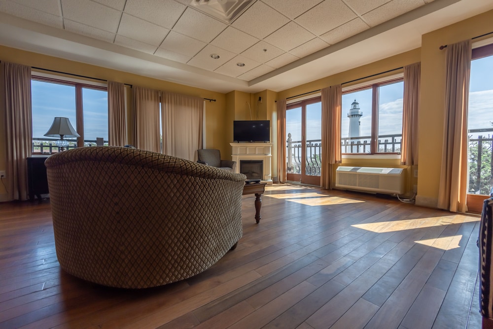 Ocean Inn and Suites 53/72