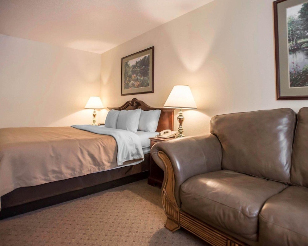 Quality Inn New Columbia-Lewisburg 27/39