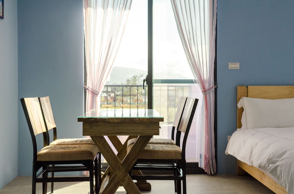 Sea Breeze B&B 24/39