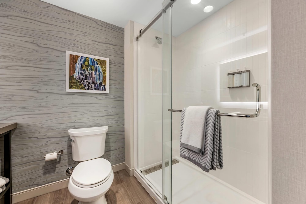 غرفة بسريرين كوين، Cambria Hotel Portland - Pearl District 5/7