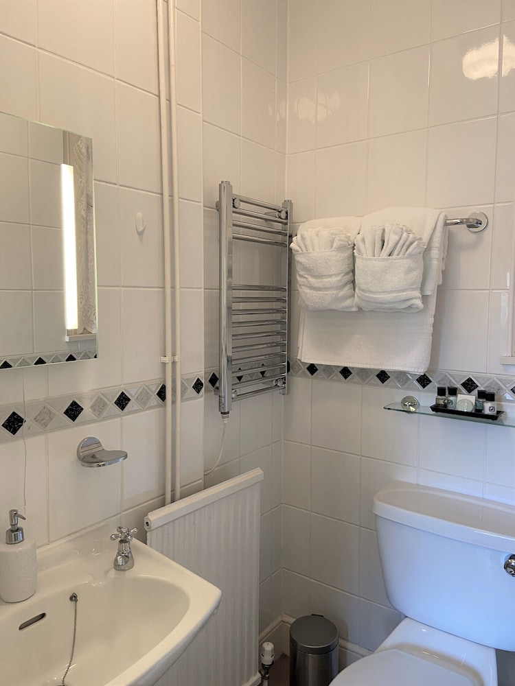 The Briars Guesthouse 50/50