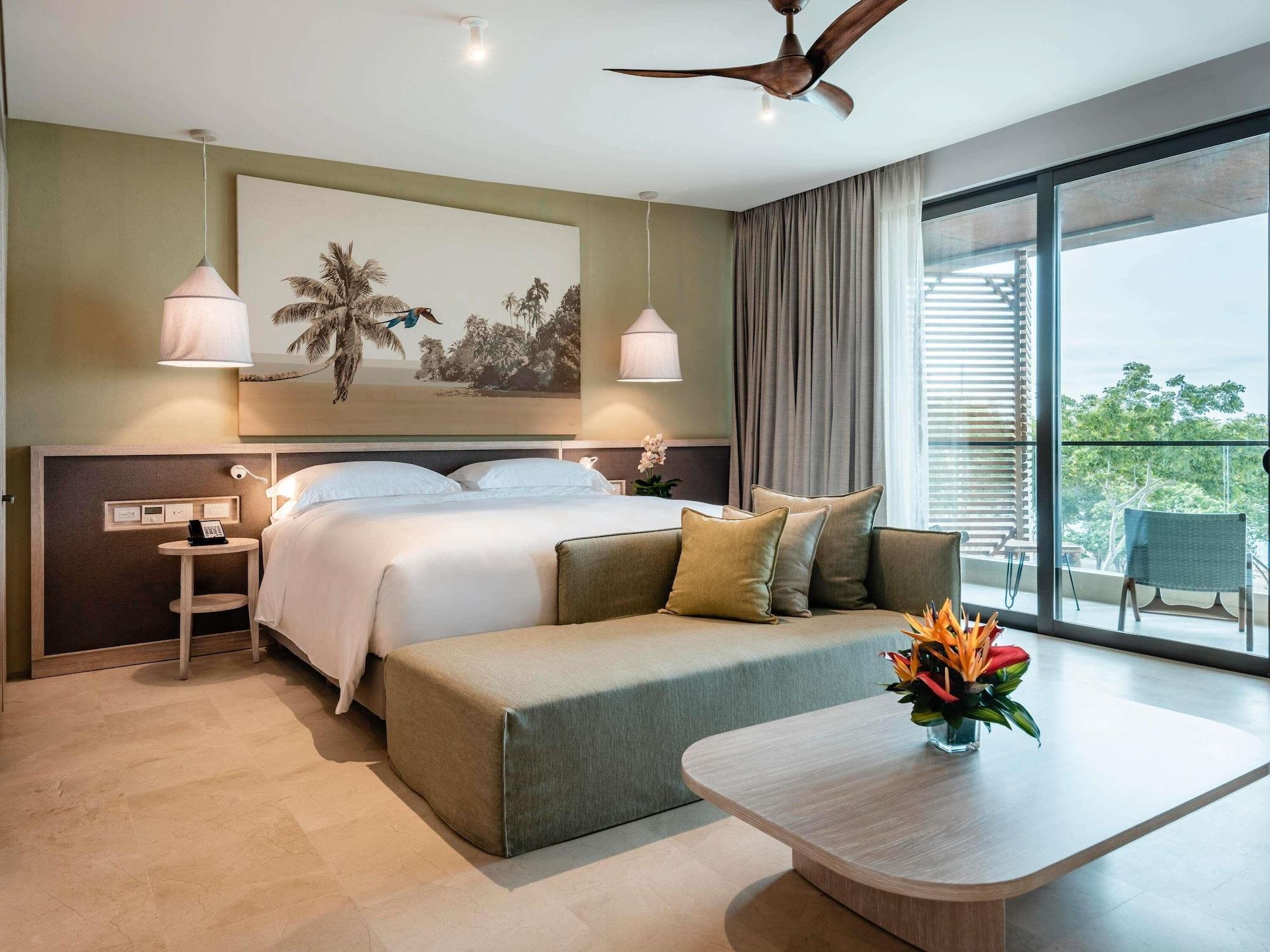 Junior Suite, Twin Beds, Beach Front