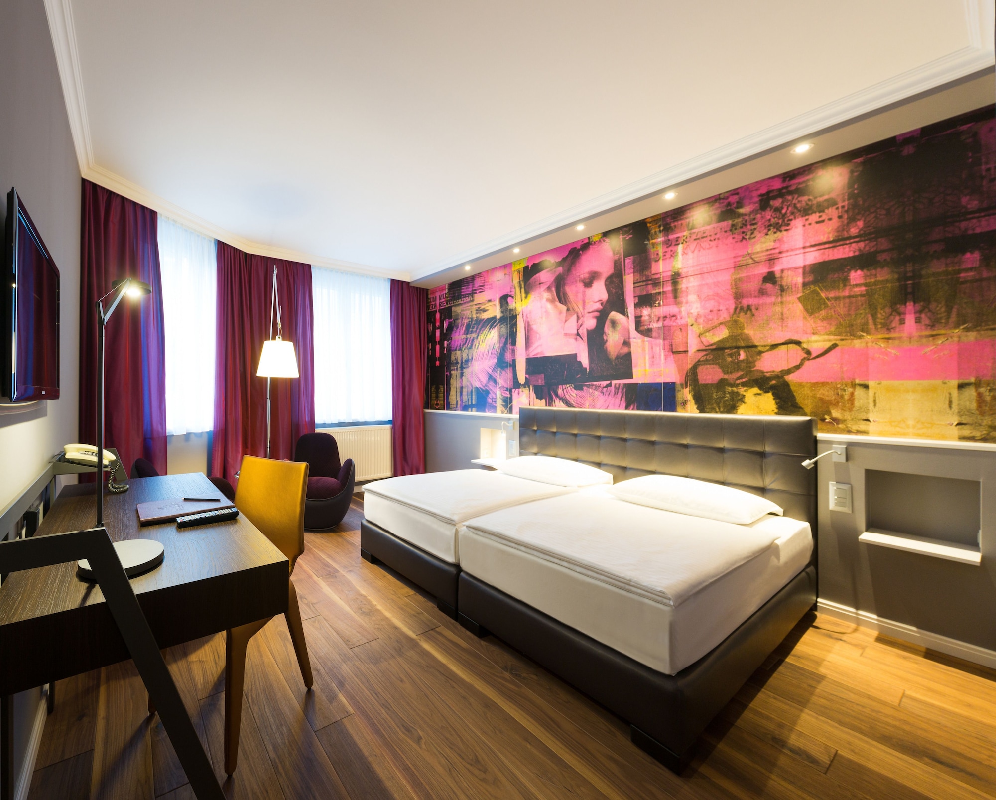 DELUXE, DOUBLE OR TWIN BED, GARDEN VIEW