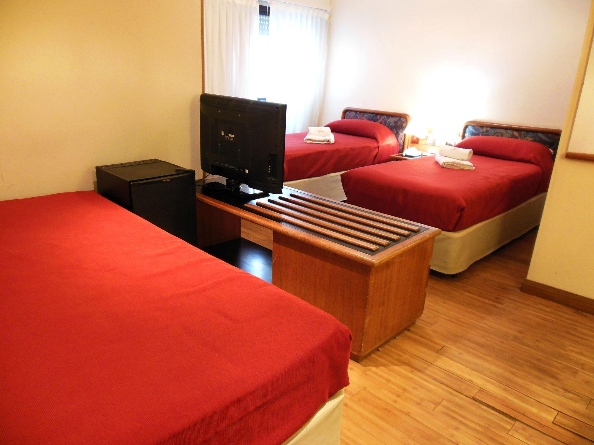 Room, Triple