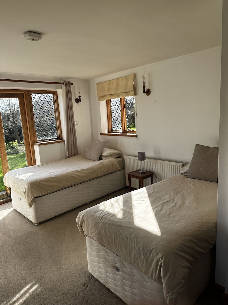 Dunsfold B&amp;B 31/44