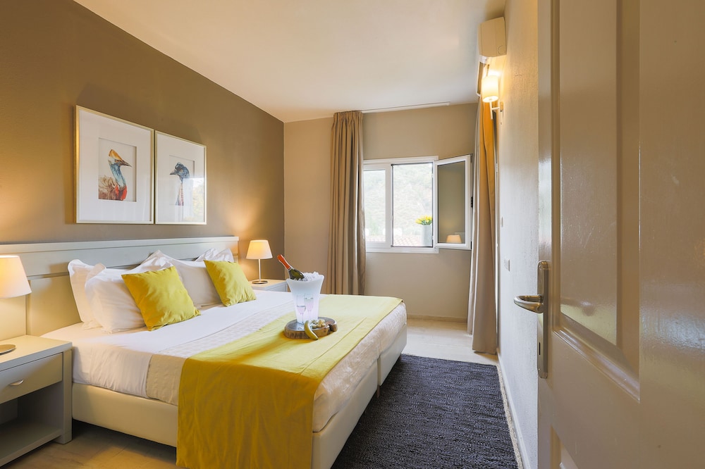 Nimfi Hotel, Skiathos 10/50