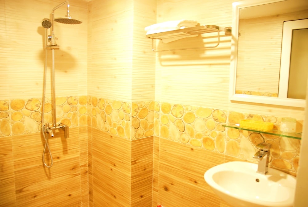 Dalat Flower Hotel 66/72