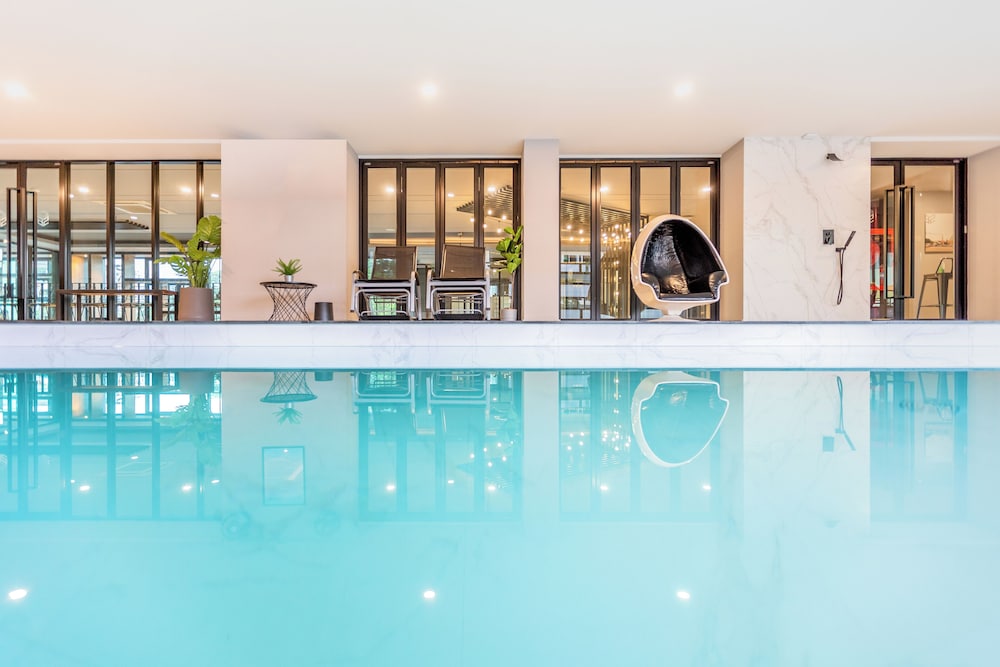 56 Hotel 34/50