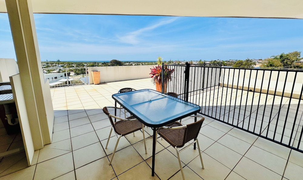 CALOUNDRA CENTRAL APARTMENT HOTEL 52/68