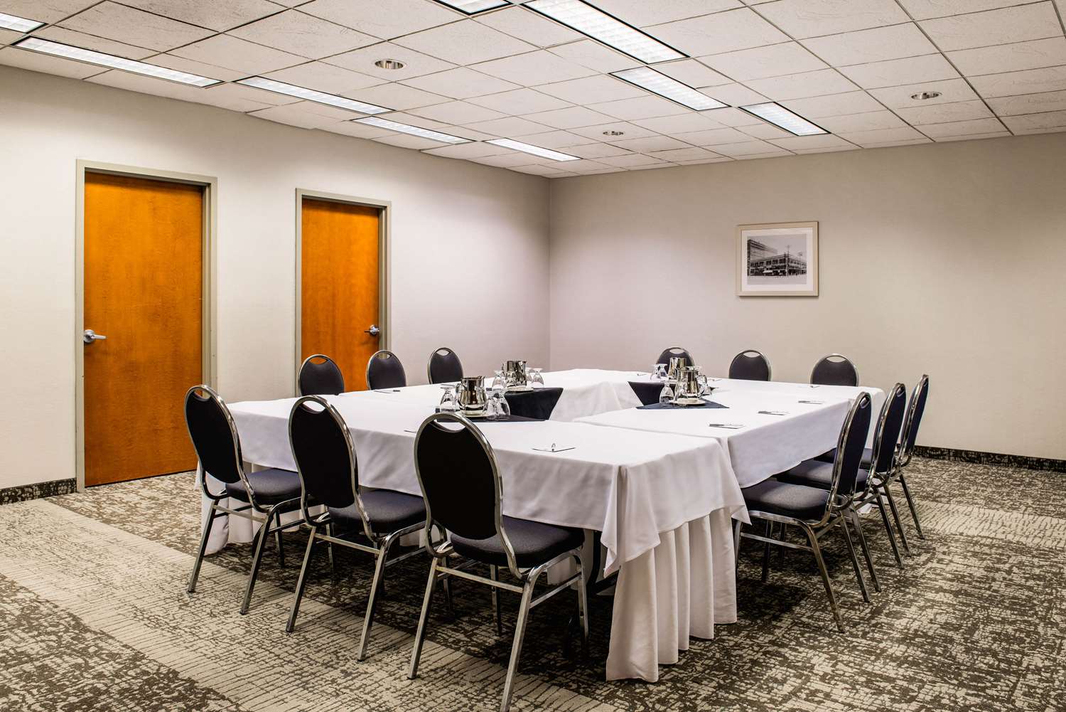 Clarion Hotel and Suites 19/21
