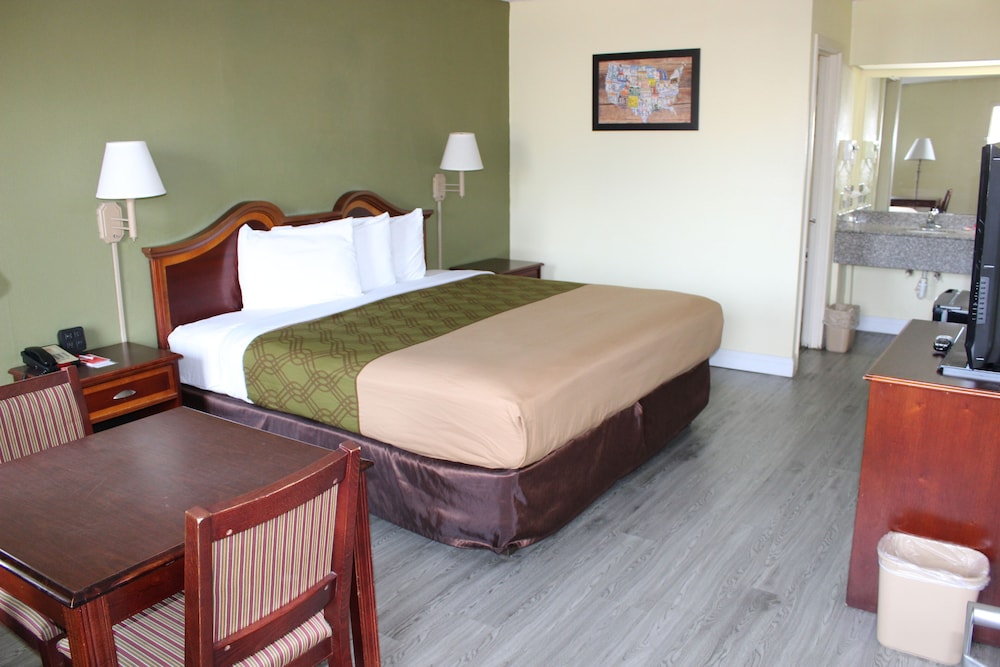 Econo Lodge Texarkana I-30 11/32