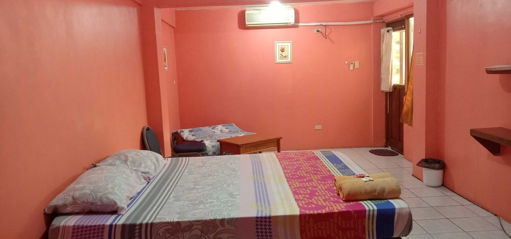 1St Street Park Apartelle 23/55
