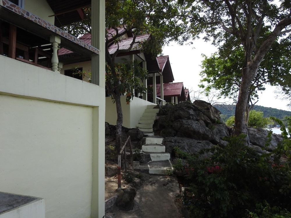 Sunrise Villas Resort 38/41