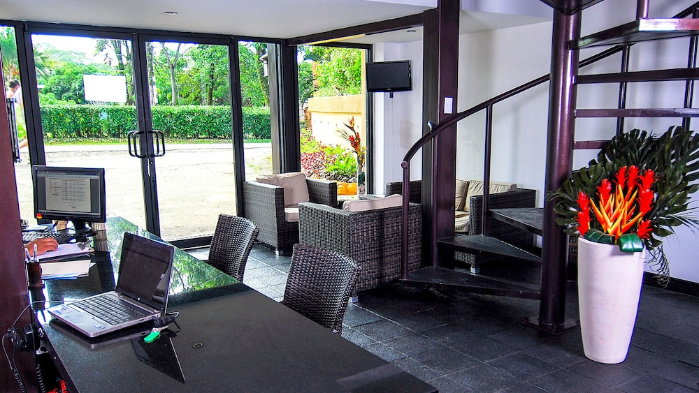 Tulemar Resort 70/77
