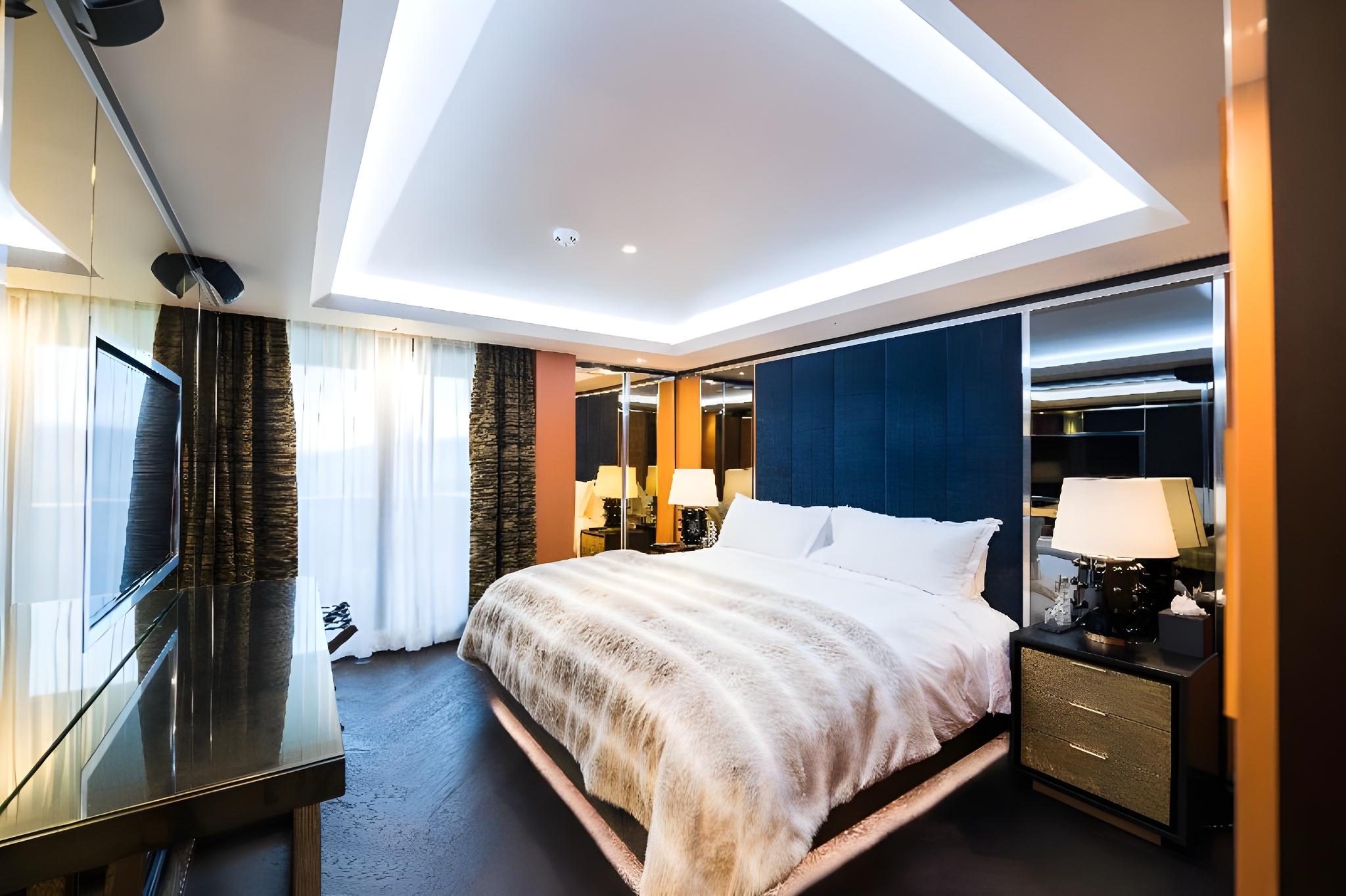 Junior Suite w/Balcony