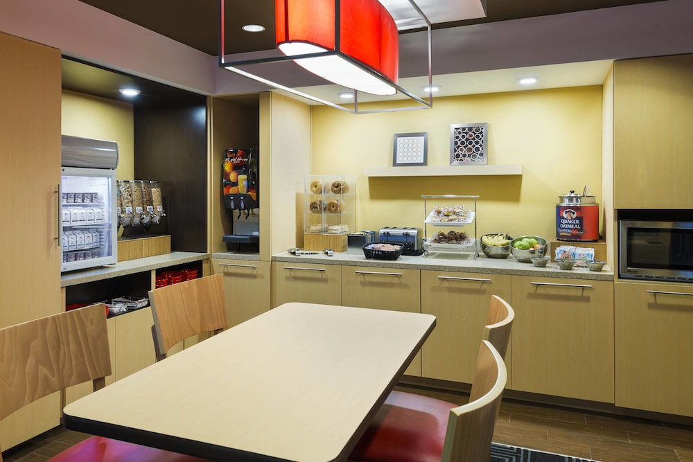 Towneplace Suites By Marriott Pensacola 39/52