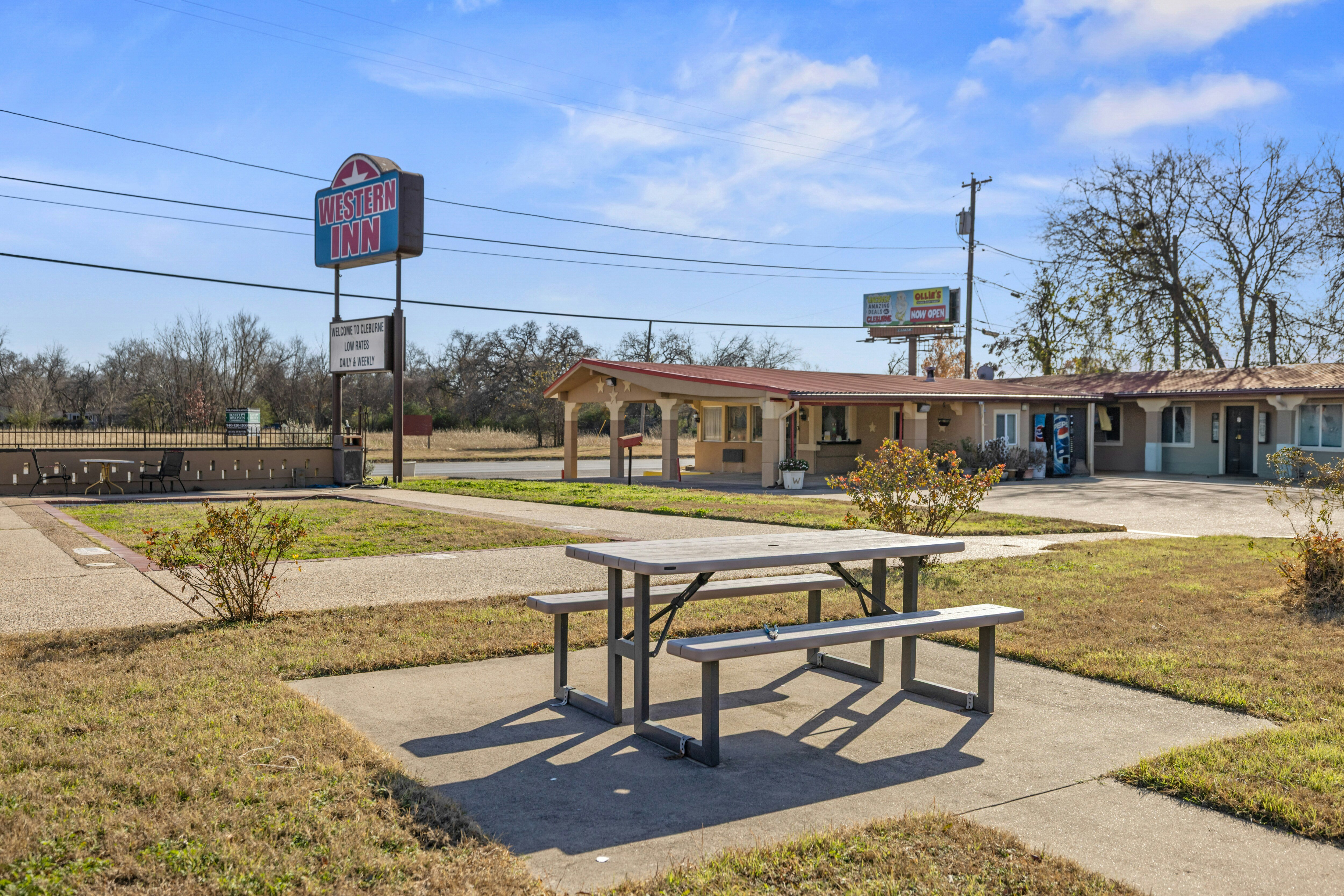 Western Inn by Capital O Cleburne TX 52/60