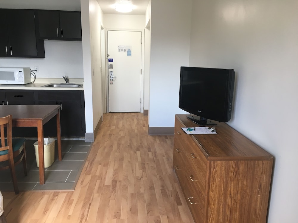 Welcome Suites Hazelwood Extended Stay Hotel 42/59