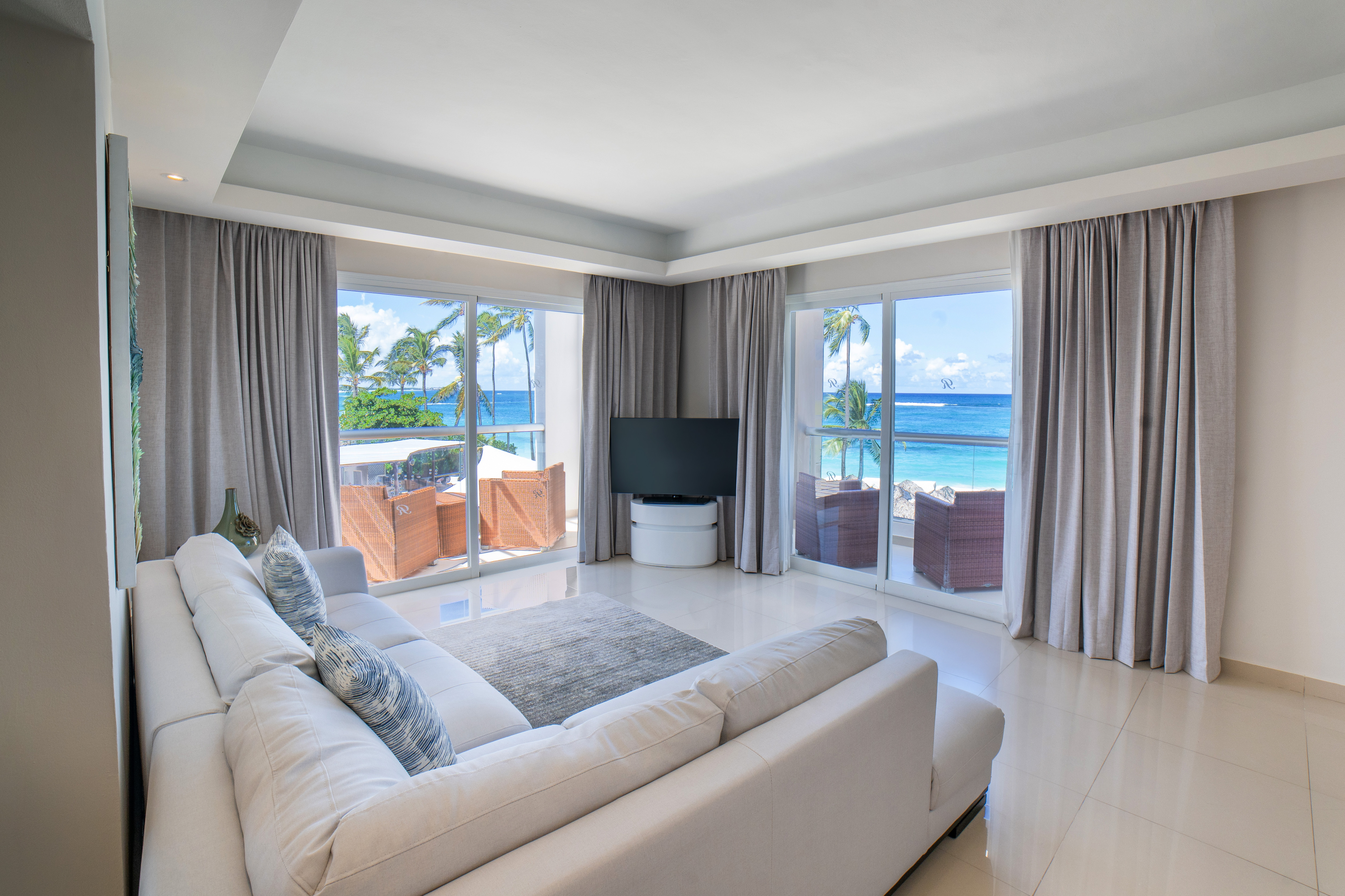 2 Bedrooms, Diamond Club, Chairman, Luxury, Suite, Ocean Front