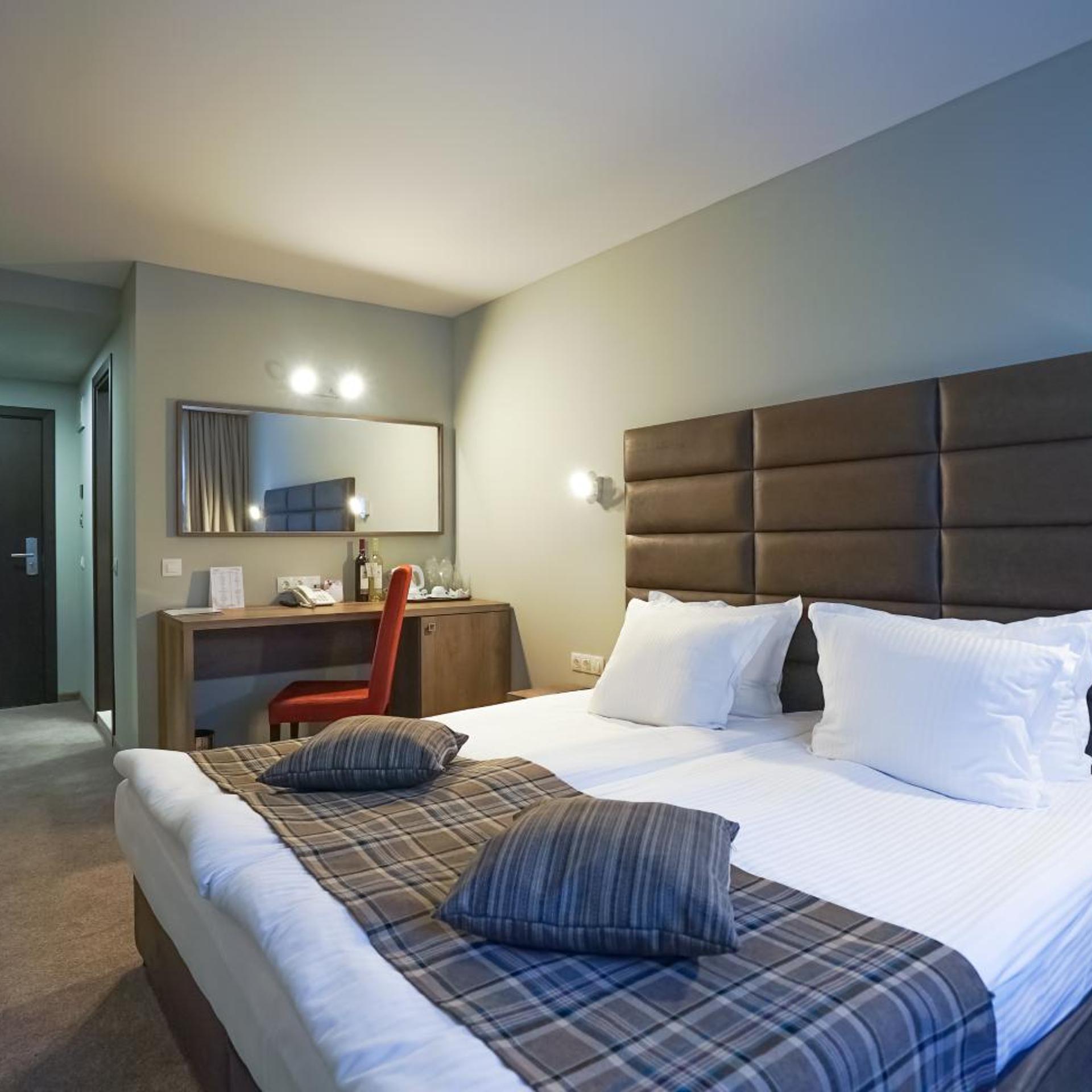 Room, Double or Twin Bed