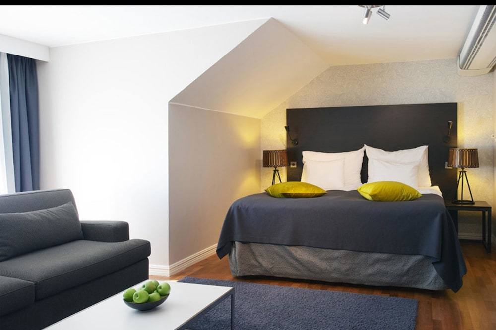 Home Hotel Plaza 30/40