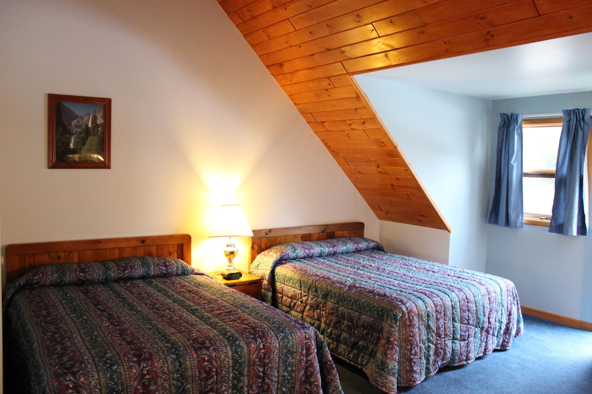 Log, Deluxe, 2 Queen Beds, Balcony