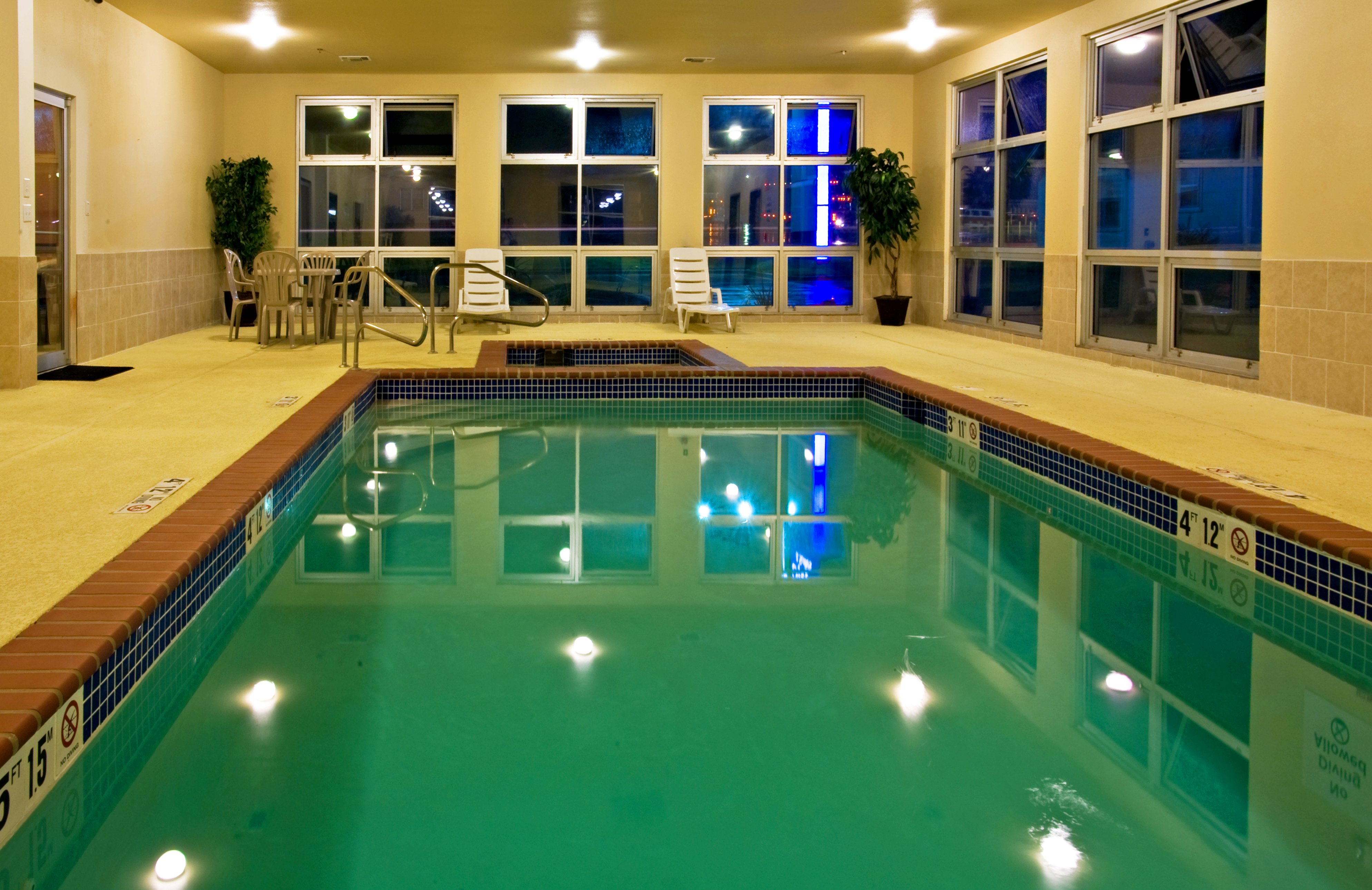 Holiday Inn Express Hotel & Suites Shamrock North 6/39