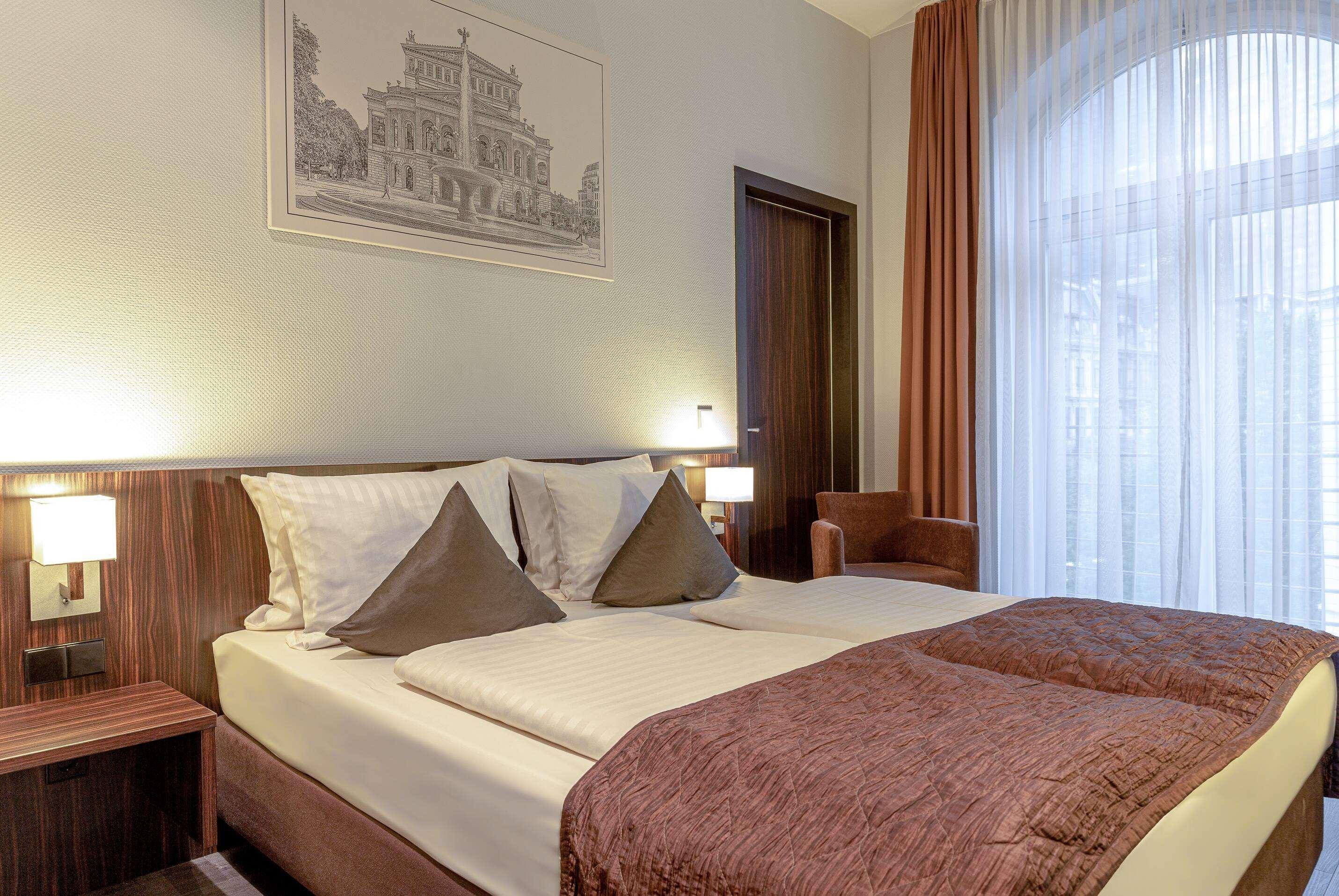 غرفة بسرير مزدوج