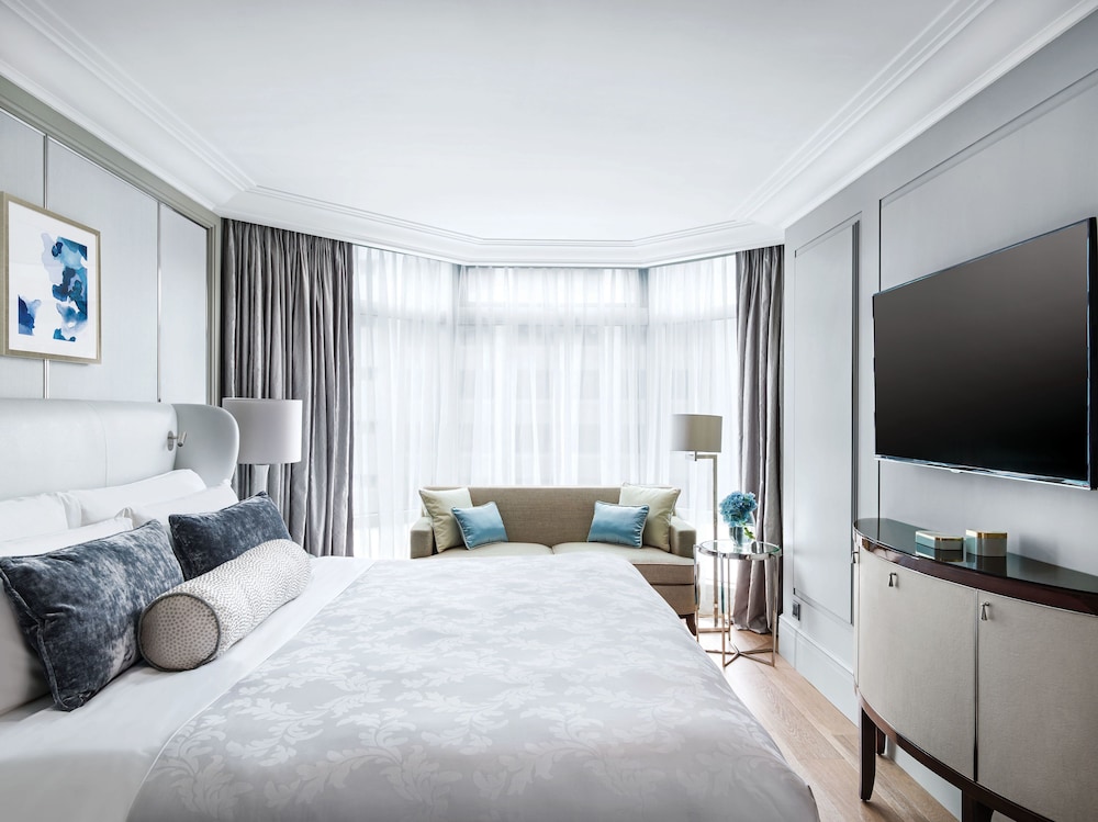 The Langham Hong Kong 10/75