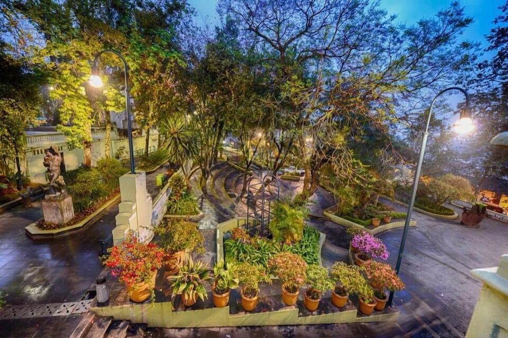 Colombe Hotel Boutique 65/76