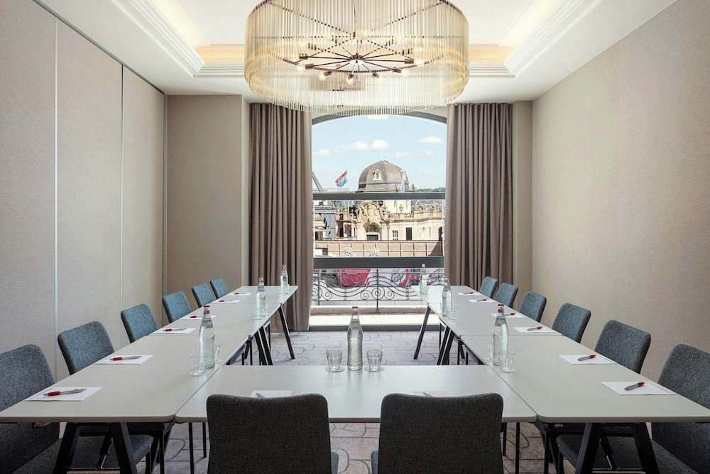 Luxembourg Marriott Hotel Alfa 47/56