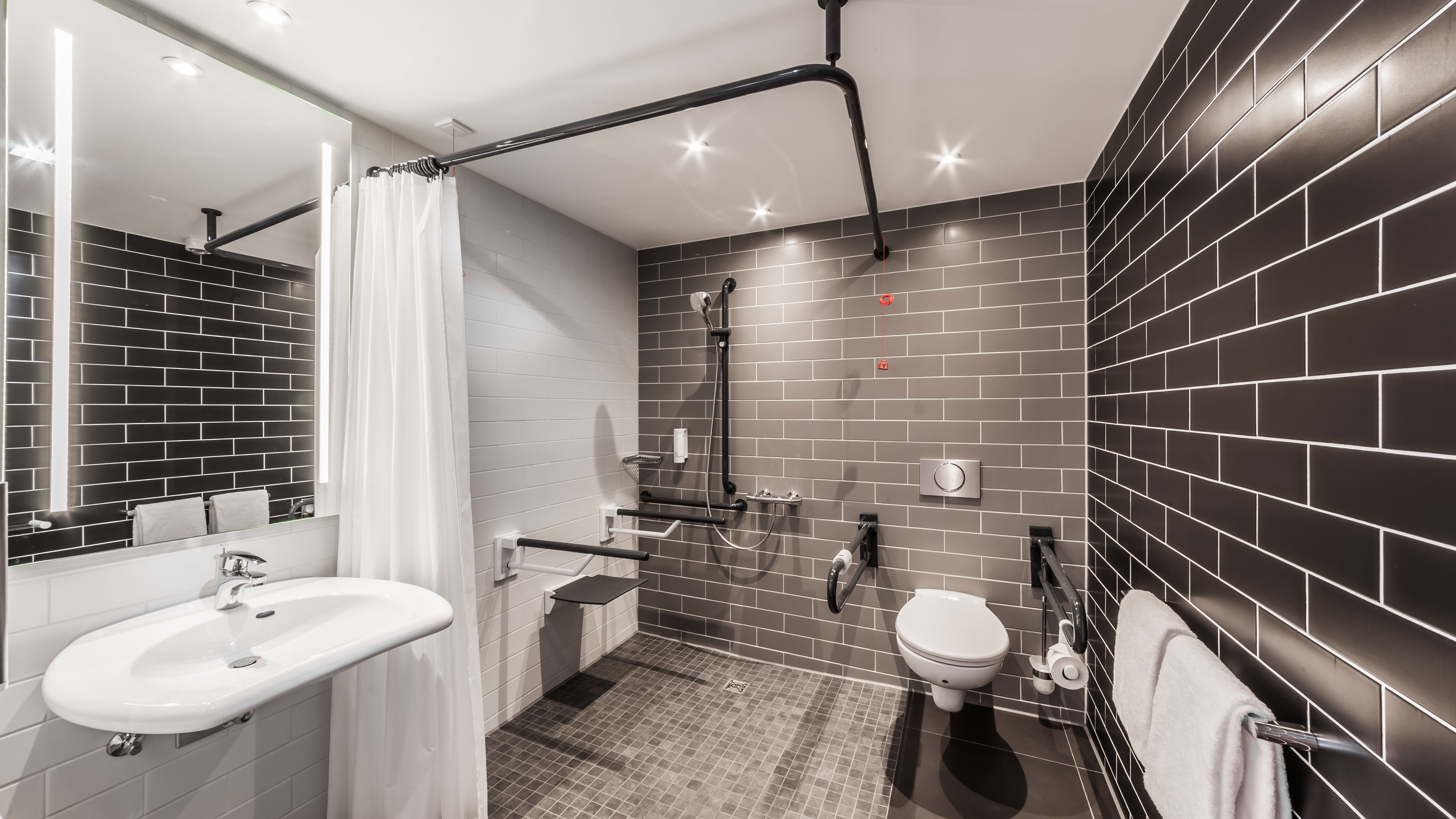Holiday Inn Express Munich North, an IHG Hotel 70/71