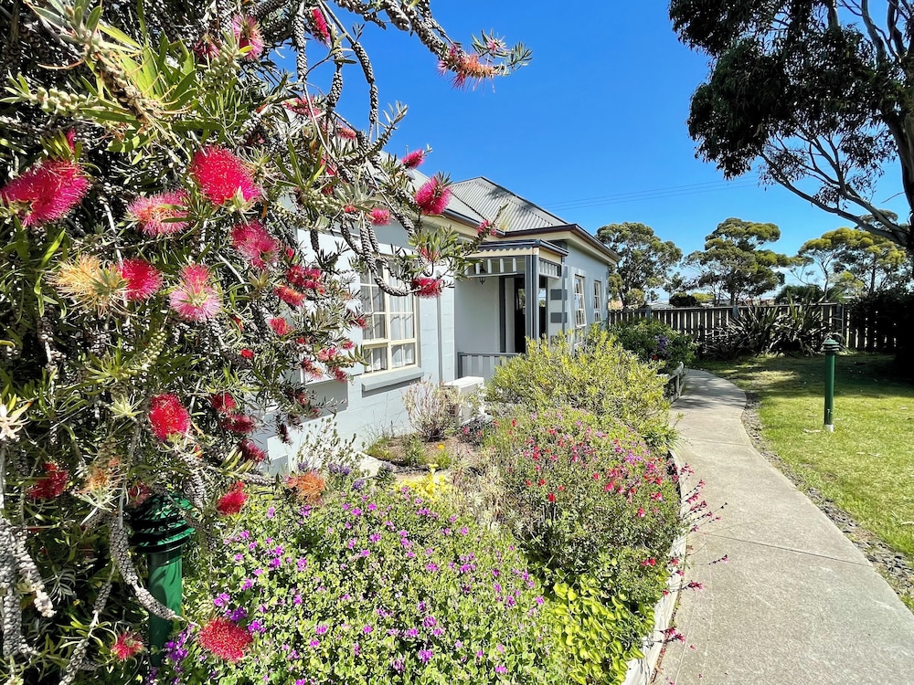 Swansea Cottages & Motel Suites 47/50