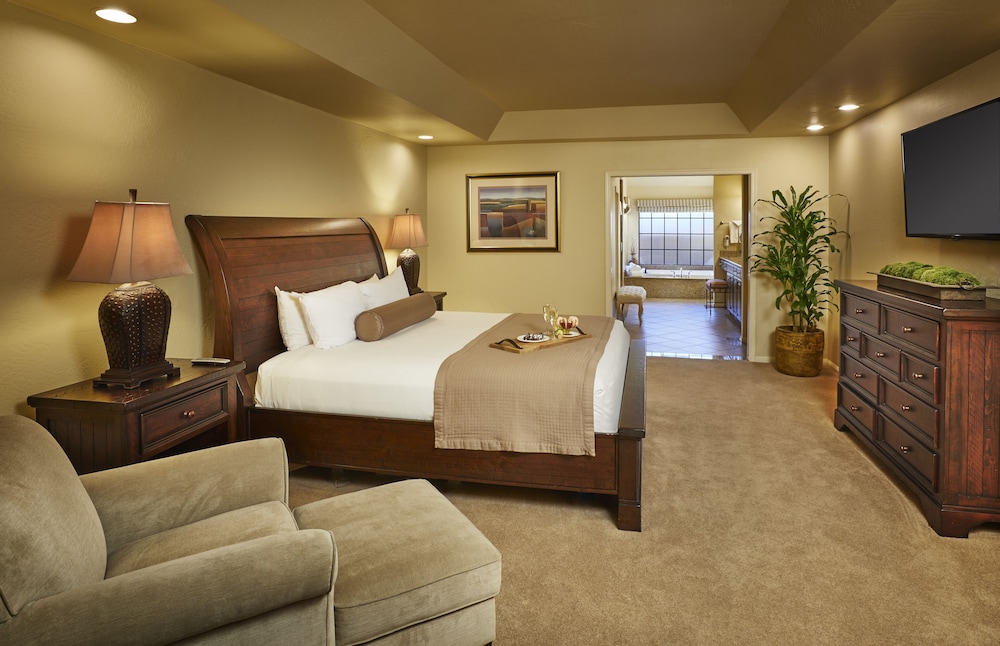 Kimpton Miralina Resort and Villas by IHG 12/84