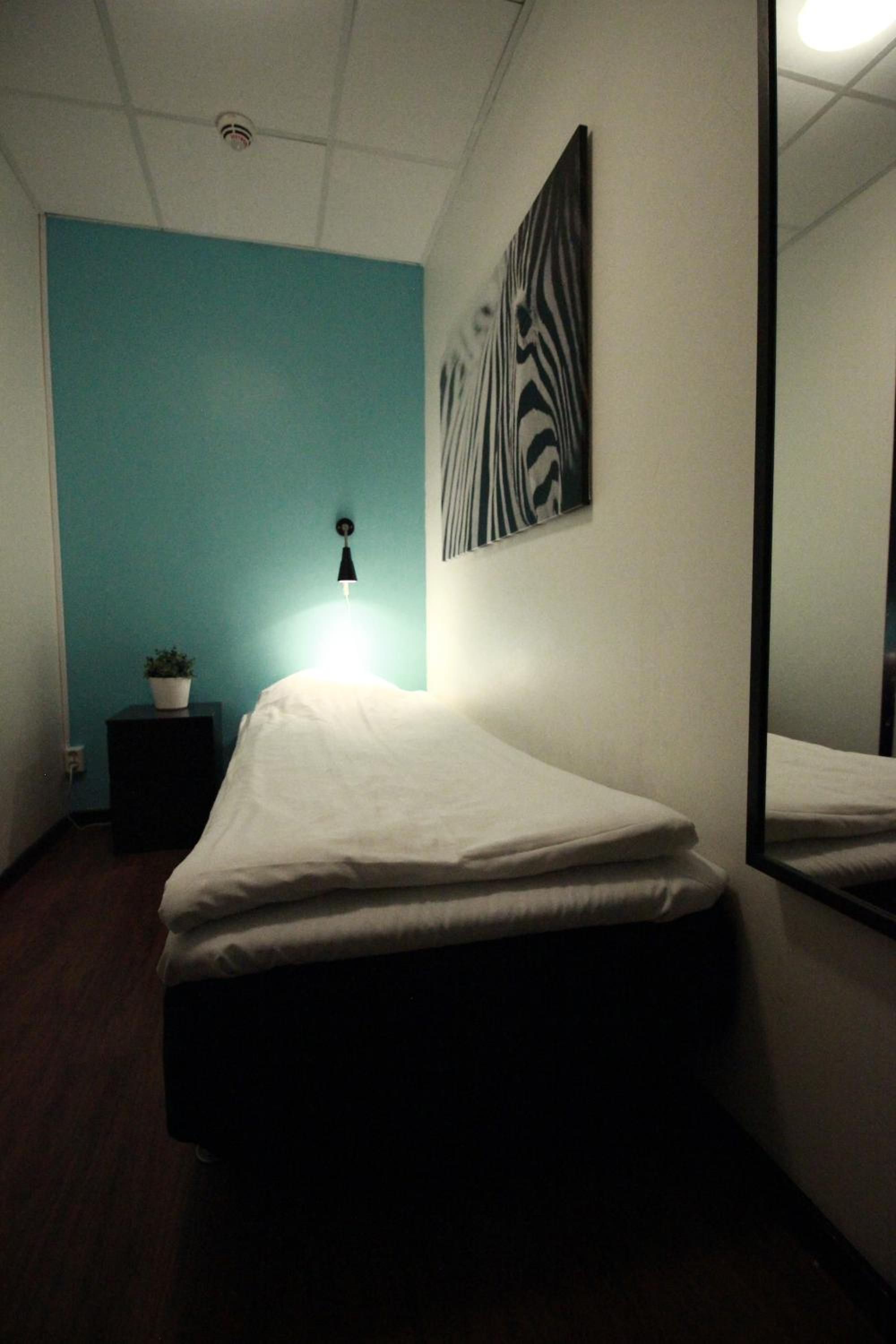 Room, Single, Shared Bathroom, No Window, Small