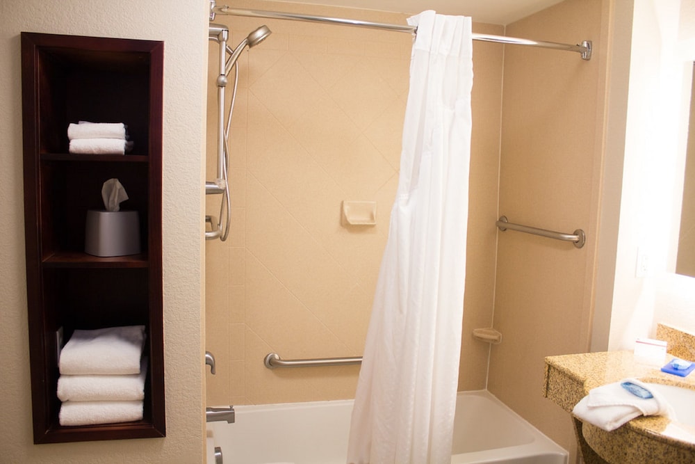 HOLIDAY INN EXPRESS WEST JEFFERSON 12/49