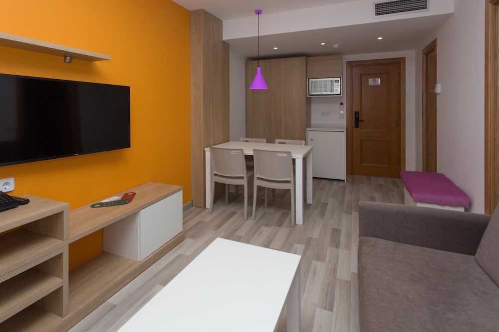 ZT Aparthotel Acuasol 34/50