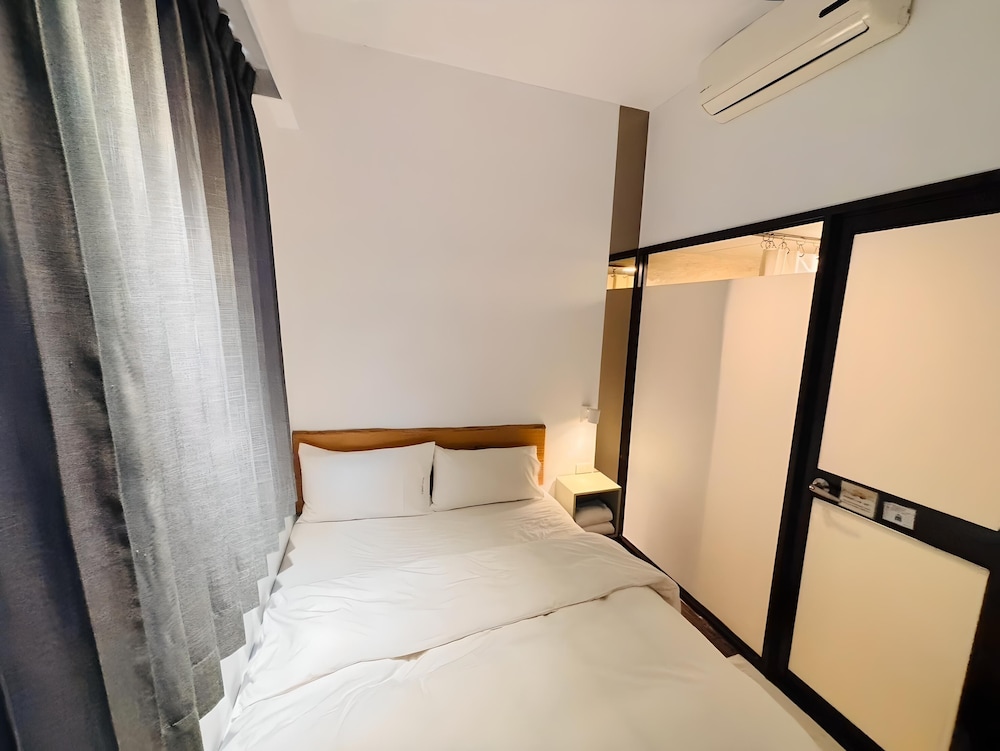 Lutel Hotel 8/100