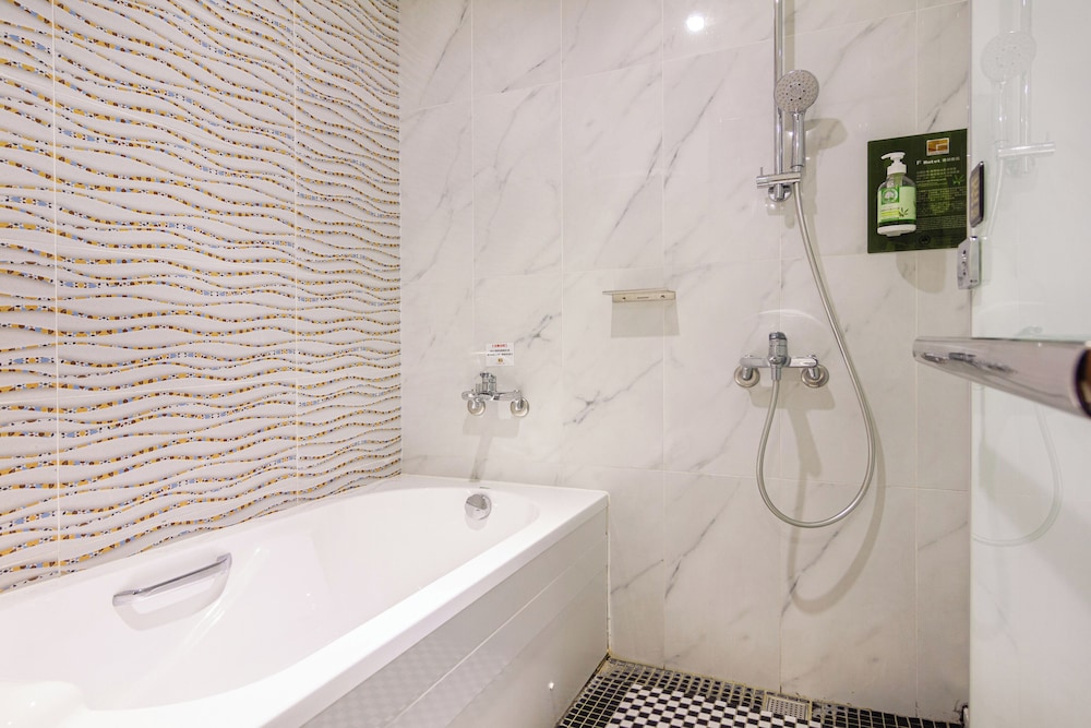 F Hotel Luzhou Taipei 39/47