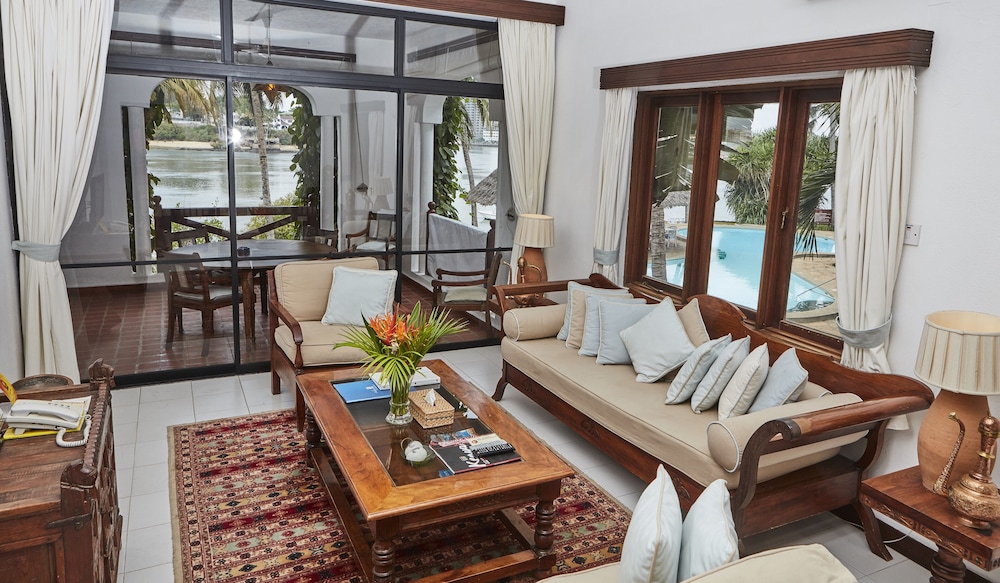 Tamarind Village Apartments 12/29