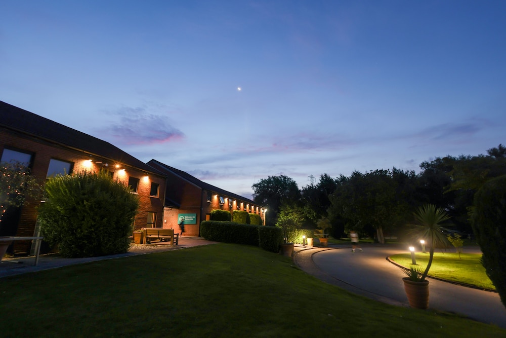 Waterside Hotel And Leisure Club 57/59