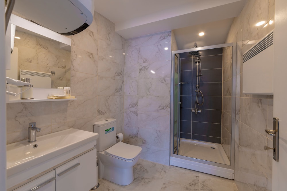 Feri Suites 46/50