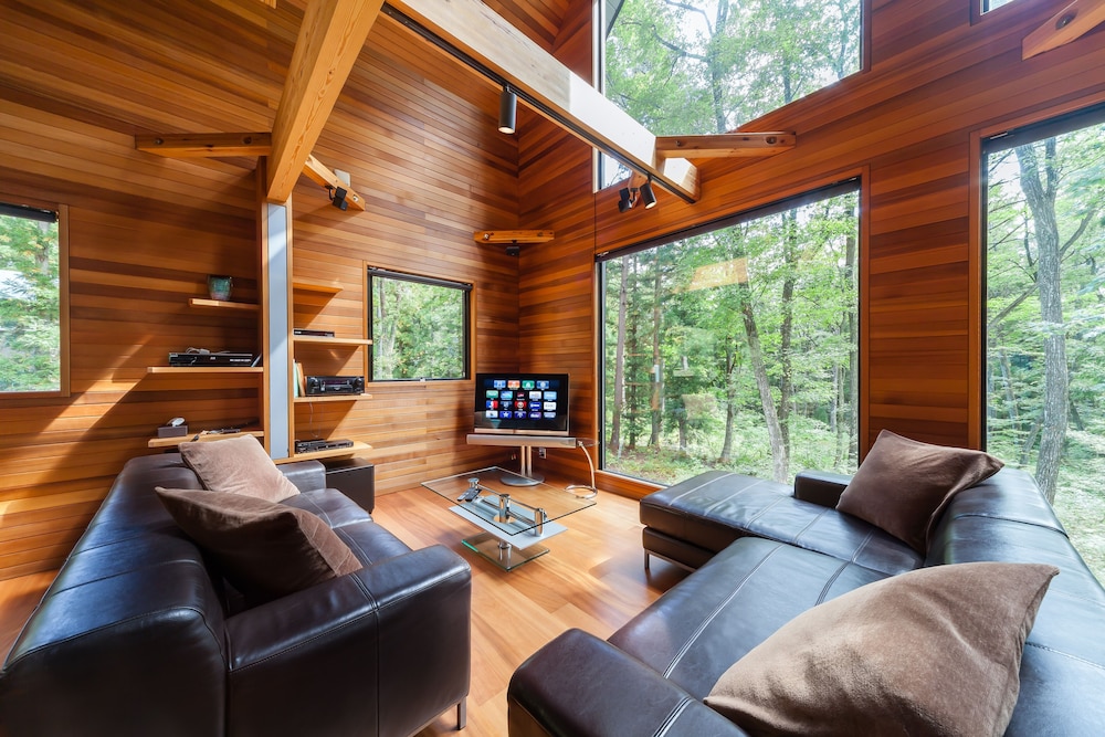 Phoenix Chalets 34/50