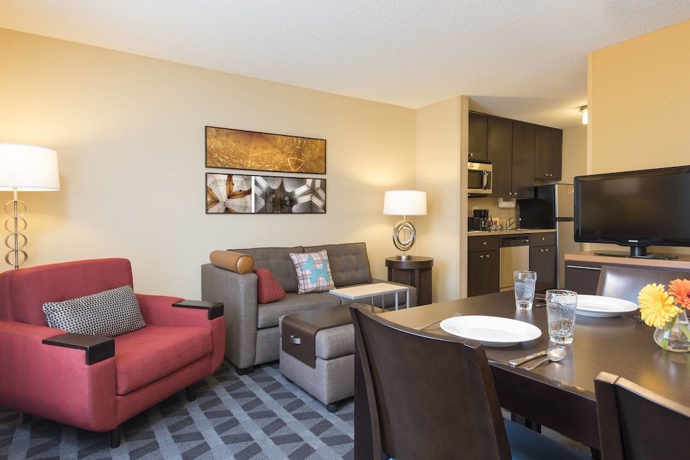 TownePlace Suites by Marriott Kalamazoo 17/24