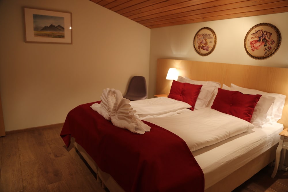 Hotel Kjarnalundur 16/50