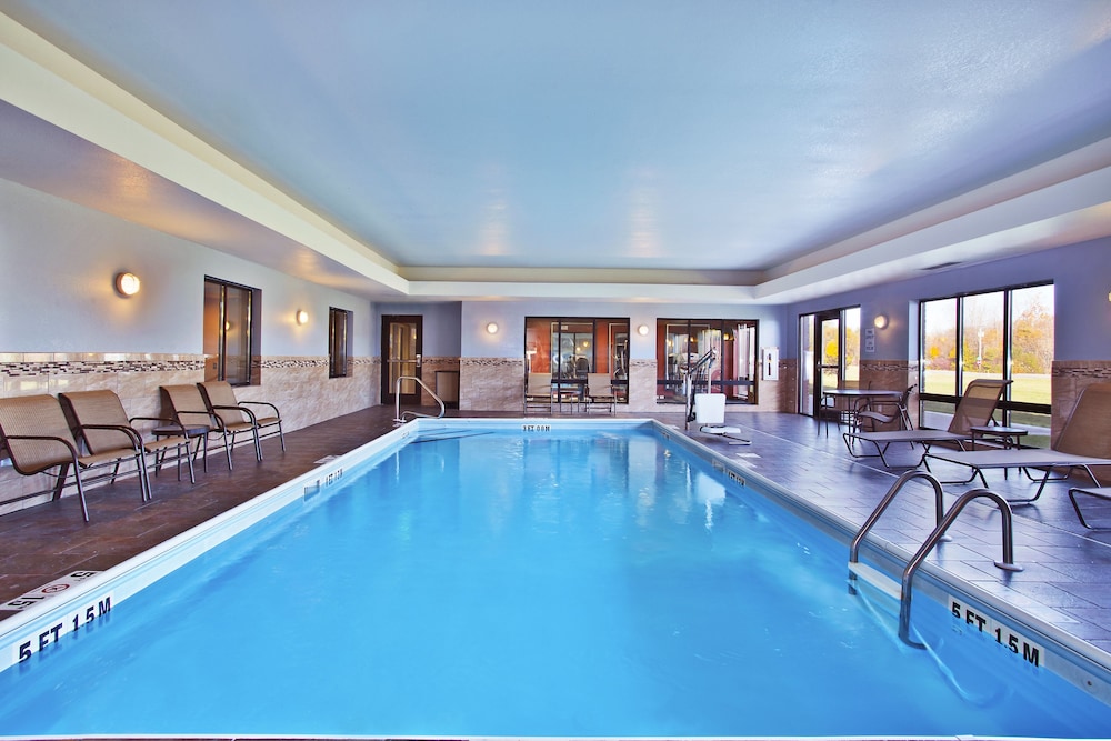 Holiday Inn Express Suites Springfield Dayton Area 4/45